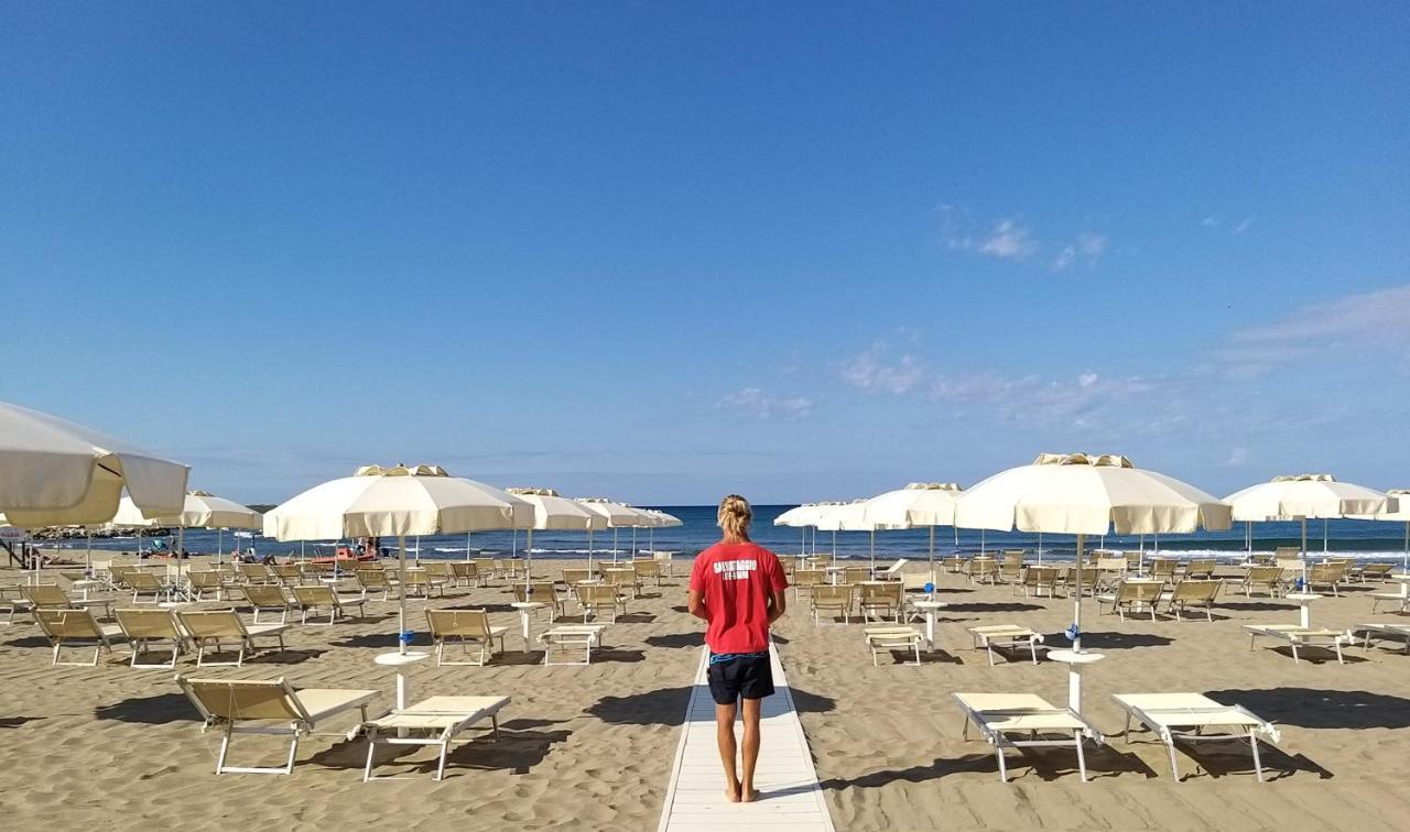 Aqua Boutique Hotel Castiglione della Pescaia Bagian luar foto