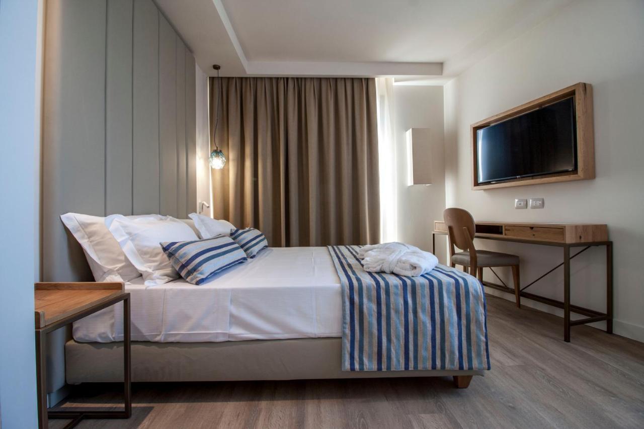 Aqua Boutique Hotel Castiglione della Pescaia Bagian luar foto