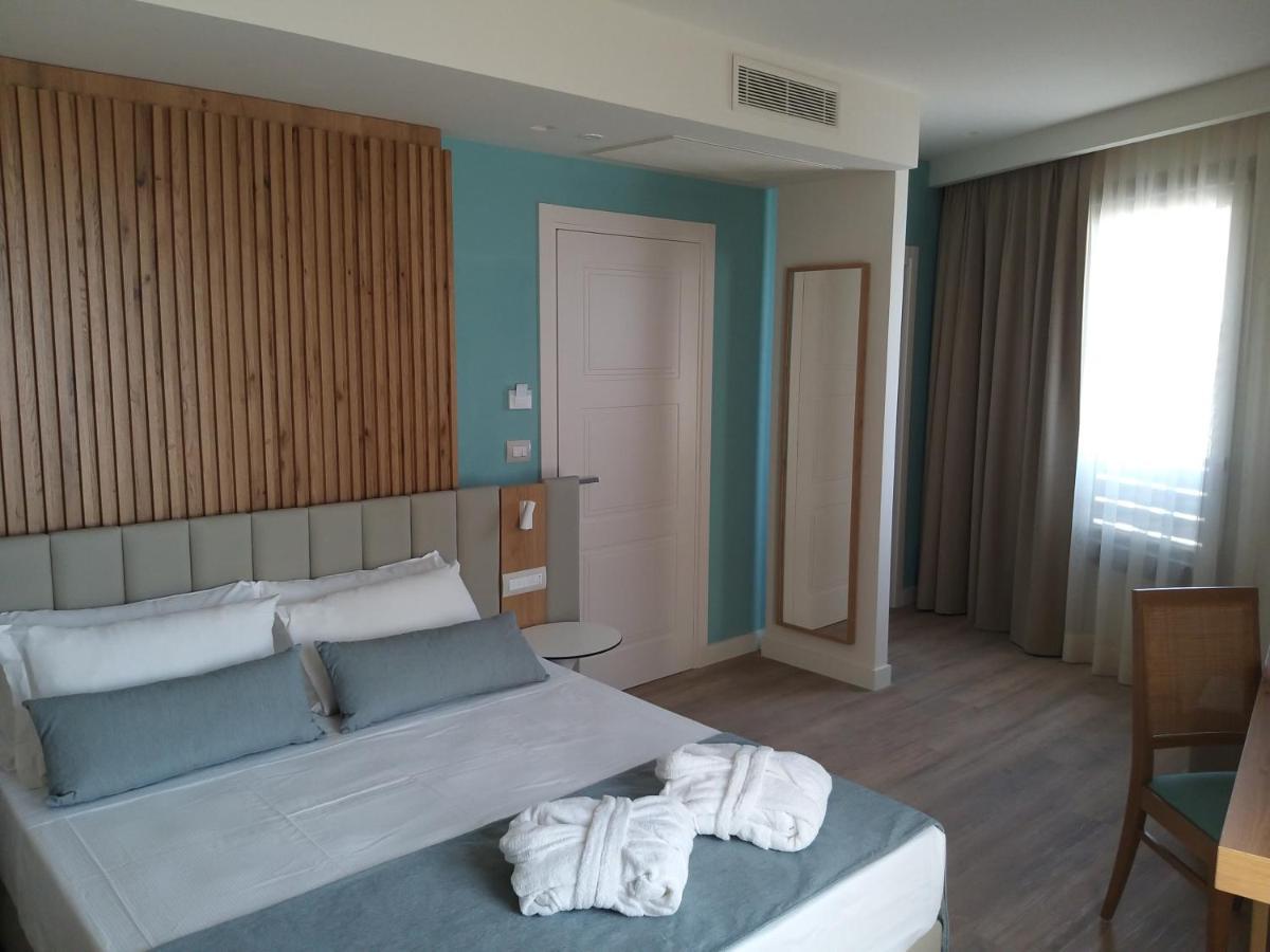 Aqua Boutique Hotel Castiglione della Pescaia Bagian luar foto